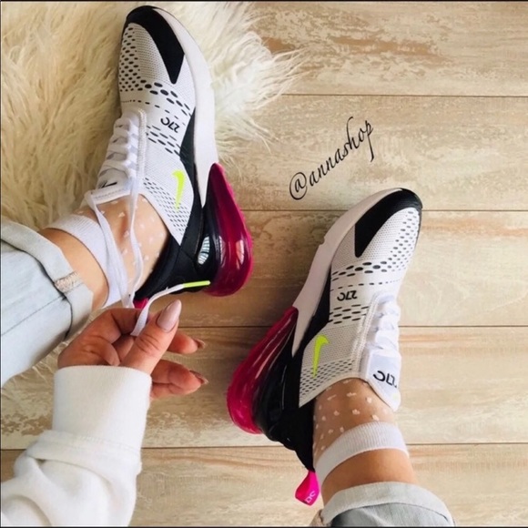 Nike Shoes - NWT Nike Air Max 270
